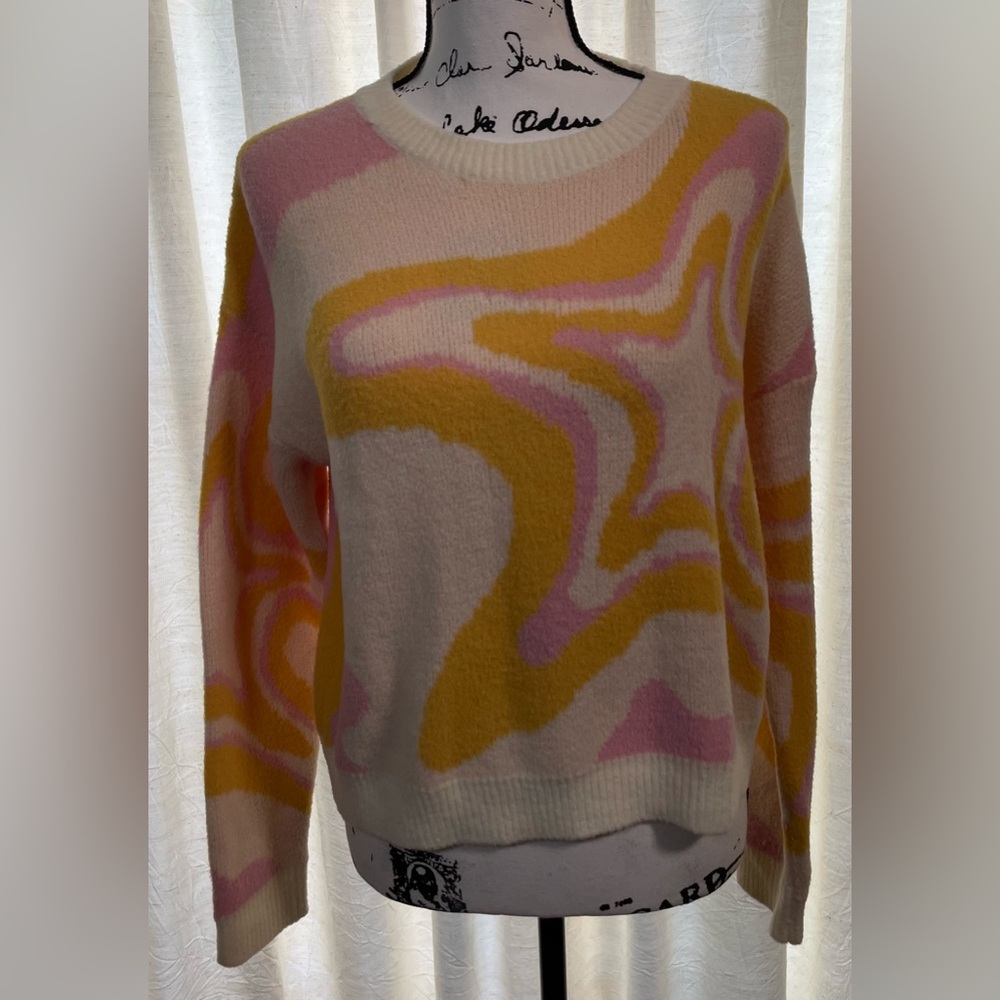 “ALTAR’D STATE” WOMEN’S CHENILLE SWEATER  SIZE M   EUC - Picture 5 of 8